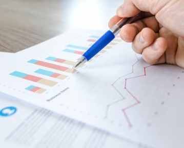 8 príkladov životopisov a sprievodca písaním v oblasti financií