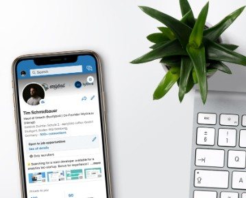 Ako pridať životopis na LinkedIn: Užitočné tipy a triky